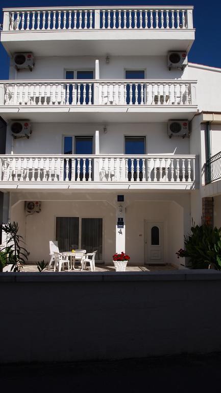 Guesthouse Ana-Maria Pirovac Esterno foto